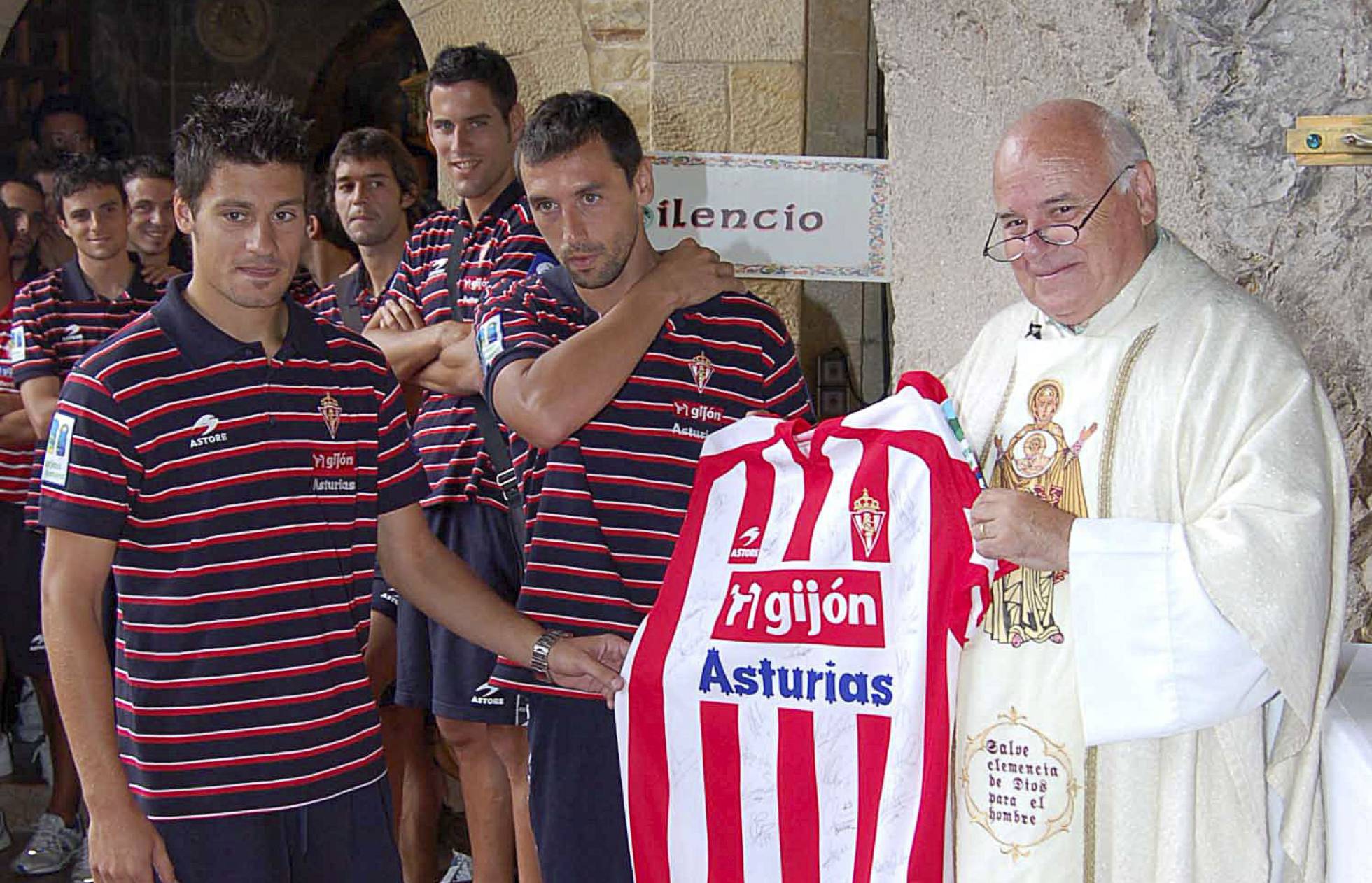 Fernando Fueyo en el Santuario de Covadonga en 2008. Fernando Fueyo en el Santuario de Covadonga en 2008.
