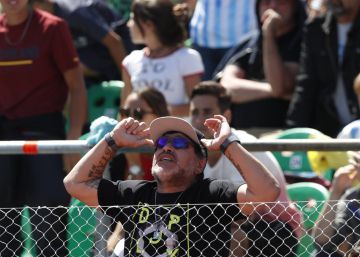 Y con el 12... Maradona Y con el 12... Maradona