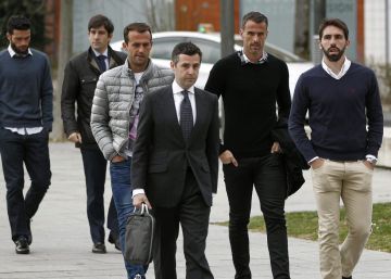 El juez pide sentar en el banquillo a tres futbolistas y 15 exdirectivos por el amaño del Osasuna Betis en 2014