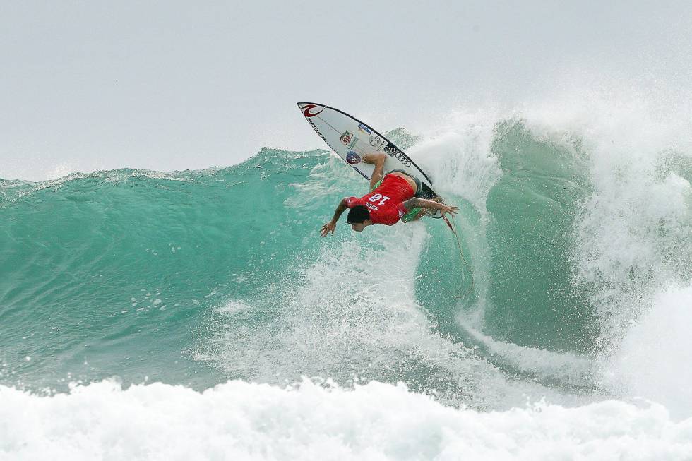 El surfista brasileño Gabriel Medina en aguas Australianas