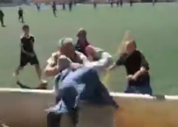 Una batalla campal entre pares obliga a suspendre un partit de futbol infantil a Mallorca