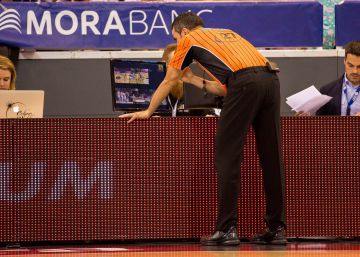 Al baloncesto le funciona el videoarbitraje