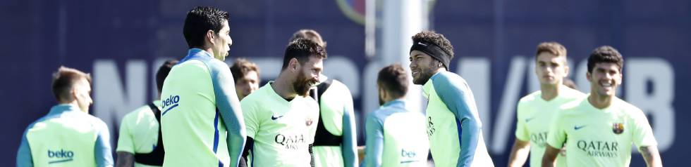 Aleñá, amb el primer equip del Barça.
