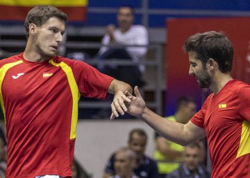 España se inclina ante Serbia en el dobles