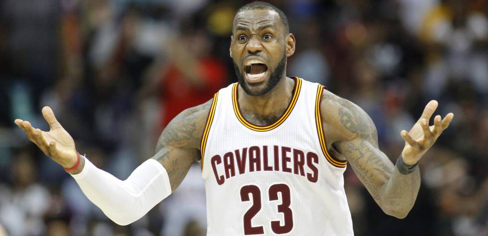 Lebron James, durante a derrota contra o Atlanta.