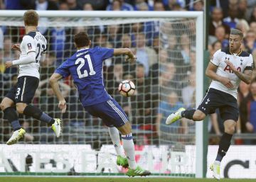 El Chelsea explota los errores del Tottenham y alcanza la final de Copa El Chelsea explota los errores del Tottenham y alcanza la final de Copa