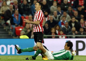 El Athletic cumple su misión ante el Betis