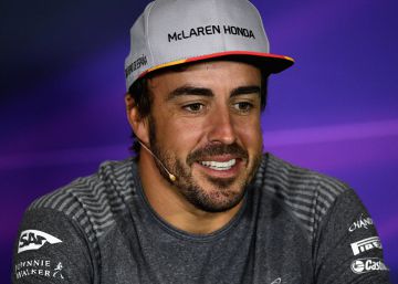 Fernando Alonso es posa al mercat