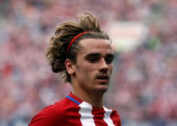 Griezmann juguetea con el United mientras negocia con el Atlético una subida de contrato Griezmann juguetea con el United mientras negocia con el Atlético una subida de contrato