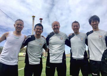 Picardía y siesta: la receta de Lotina para los futbolistas japoneses Picardía y siesta: la receta de Lotina para los futbolistas japoneses