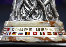 Pogba, el jugador más caro de la historia, ante la presión de la Europa League