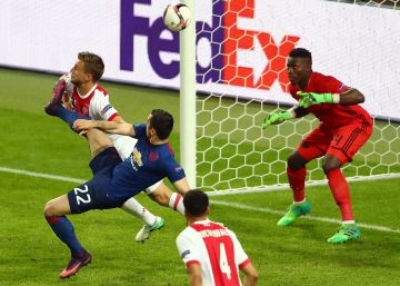 El Manchester United derrota al Ajax y se proclama campeón de la Europa League El Manchester United derrota al Ajax y se proclama campeón de la Europa League