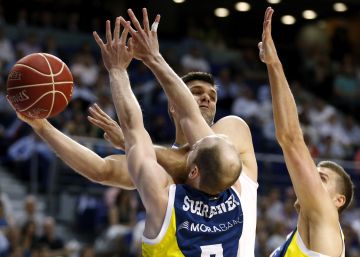 El Real Madrid salva el ‘match point’ ante el Andorra entre sudores fríos El Real Madrid salva el ‘match point’ ante el Andorra entre sudores fríos