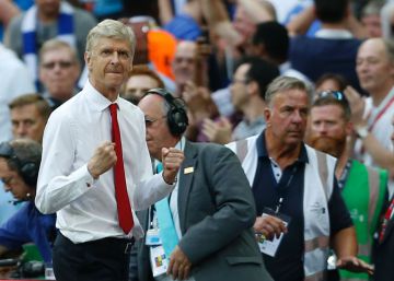 El Arsenal renueva dos años más a Arsene Wenger El Arsenal renueva dos años más a Arsene Wenger