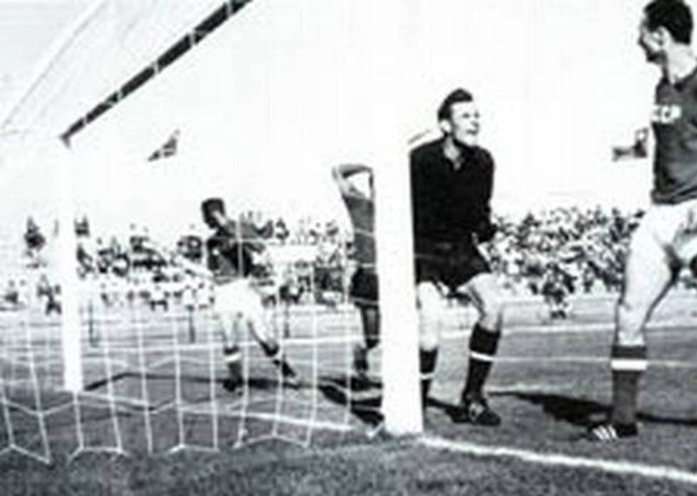 Yashin, portero de la URSS, tras recibir el "gol olímpico" de Colombia en el Mundial de 1962.