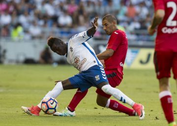 El Tenerife tira de orgullo y toma ventaja ante el Getafe