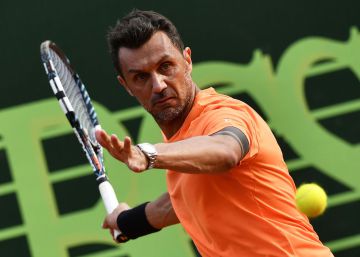 Maldini pierde en su estreno en el tenis profesional