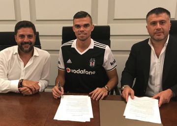 Pepe firma con el Besiktas Pepe firma con el Besiktas