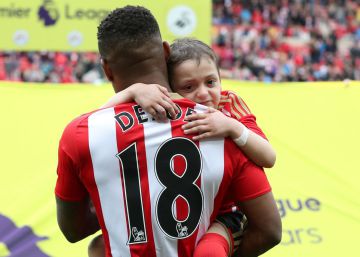 Muere Bradley Lowery, el niño hincha del Sunderland que encandiló a Defoe