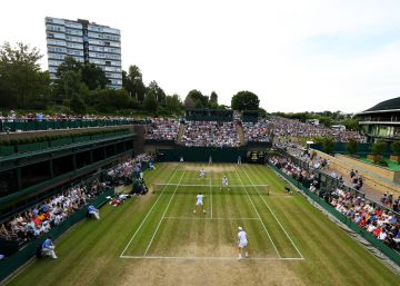 Los tenistas critican la hierba de Wimbledon Los tenistas critican la hierba de Wimbledon