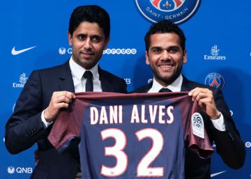Daniel Alves: “Peço desculpa ao Guardiola caso minha decisão lhe tenha ofendido”