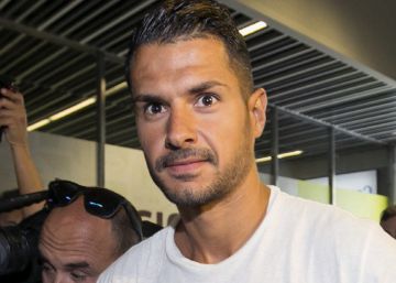 Vitolo ficha por el Atlético y abre una crisis en el Sevilla