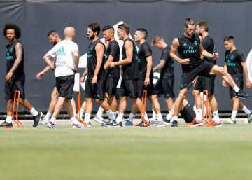 El Real Madrid se multiplica en el medio El Real Madrid se multiplica en el medio