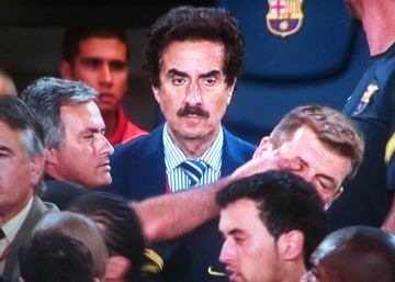 Del pisotón de Stoichkov al dedo en el ojo de Mourinho: así han sido las Supercopas entre Barcelona y Madrid