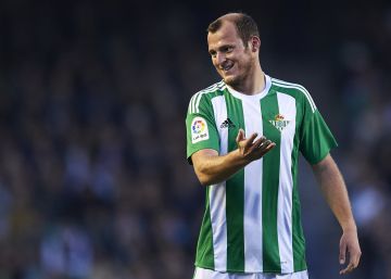 El Betis le muestra la salida a Zozulya El Betis le muestra la salida a Zozulya