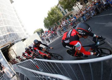 El BMC gana la contrarreloj y Froome empieza con ventaja El BMC gana la contrarreloj y Froome empieza con ventaja