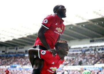 El Manchester United golea por aplastamiento El Manchester United golea por aplastamiento