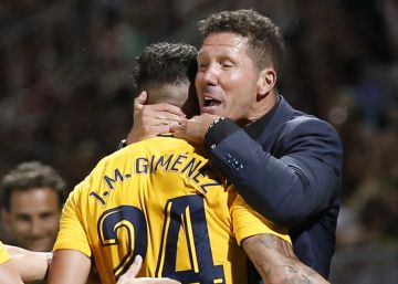 El Atlético rescata un punto en Girona con diez El Atlético rescata un punto en Girona con diez