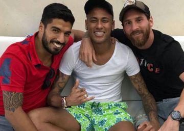 Las fotos de Messi, Suárez y Piqué con Neymar Las fotos de Messi, Suárez y Piqué con Neymar
