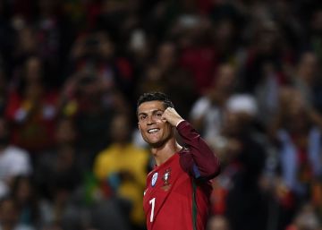 Cristiano golea a Islas Feroe y Francia deja muy tocada a Holanda