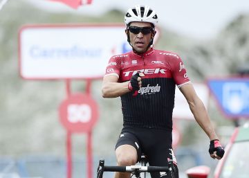 Exhibición y victoria de Contador en el Angliru