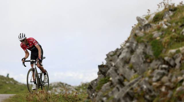 Contador, durante la subida al Angliru.