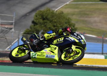 Ana Carrasco se convierte en la primera mujer que gana una prueba mundial de motociclismo Ana Carrasco se convierte en la primera mujer que gana una prueba mundial de motociclismo