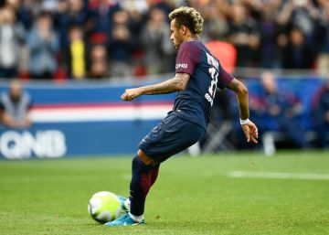 Y esta vez el penalti lo lanzó... Neymar