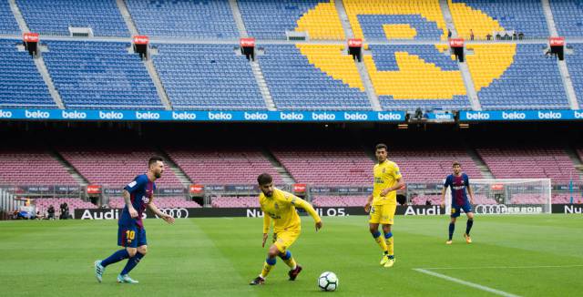 Messi ante Tana y Borja.