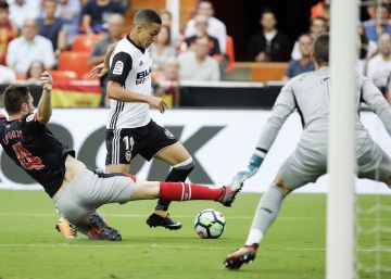 El Valencia derrota sufriendo al Athletic