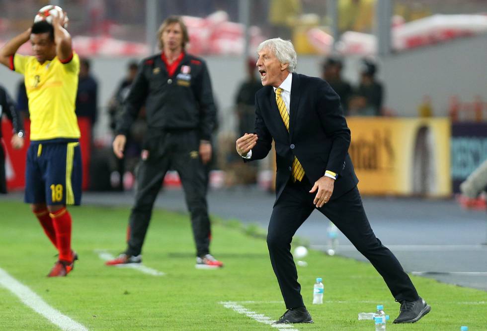 El entrenador de la selección colombiana, Jose Pékerman, durante el entre Colombia y Perú este martes.