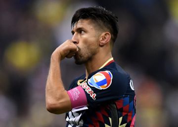 El América remonta en dos minutos y vence a unas funestas Chivas (2-1) El América remonta en dos minutos y vence a unas funestas Chivas (2-1)