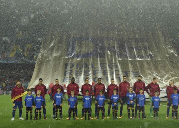 Banderas por Cataluña y gritos de libertad en el Camp Nou