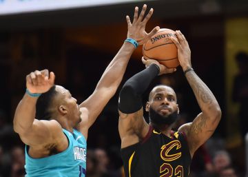 Los Grizzlies naufragan y LeBron aúpa a los Cavaliers con un triple doble