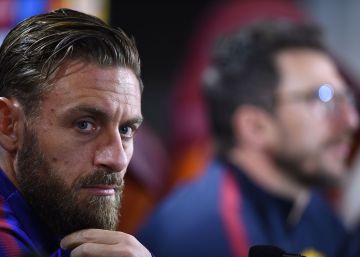 La Roma le da valor al Qarabag y convoca a sus aficionados para apear de la Champions al Atlético