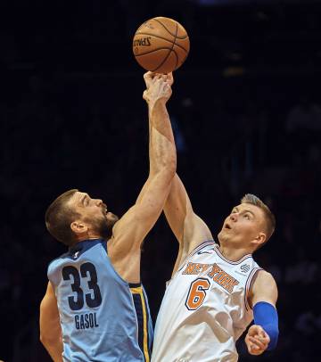 Marc Gasol y Porzingis.
