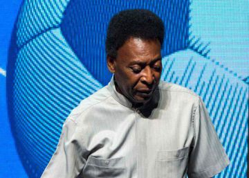 Pelé acude con andador a la apertura del Campeonato Carioca