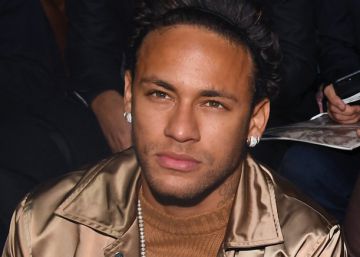 Neymar, pitado en París