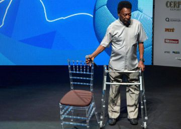 El representante de Pelé niega que el astro haya sido hospitalizado