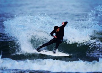 Laredo rectifica e iguala los premios de hombres y mujeres en el torneo de surf